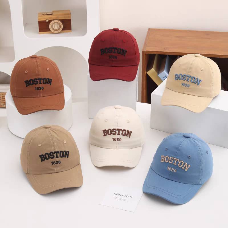 [พร้อมส่ง] หมวกเด็ก 1-3 ปี รอบหัว:48-50 cm. หมวกแก๊ปผ้า COTTON ปักอักษร BOSTON 1630 หมวกเบสบอสใส่กันแดด ขนาดปรับได้
