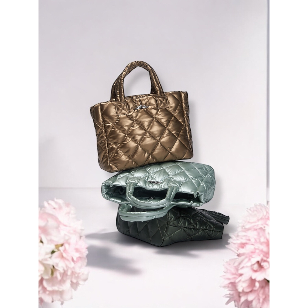 Lada รุ่น Aya 3 สี กระเป๋าผ้า Tote Bag ทรงเหลี่ยม ผ้าสะท้อนน้ำ บุฟองน้ำ เนื้อนุ่มน้ำหนักเบา