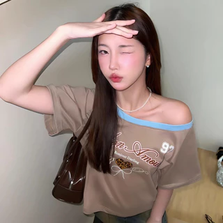 Off-shoulder Oversize เสื้อโอเวอร์ไซส์เปิดไหล่ สตรีทแฟชั่นตัวจี๊ด! ไม่มีไม่ได้แล้ว
