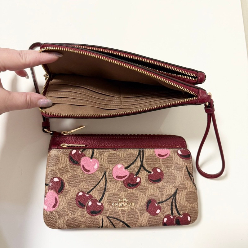 พร้อมส่ง✨✨คอลเลคชั่นใหม่ 2024[ผ่อน 0%]COACH  DOUBLE ZIP WALLET #กระเป๋าคล้องมือ#กระเป๋าสตางค์
