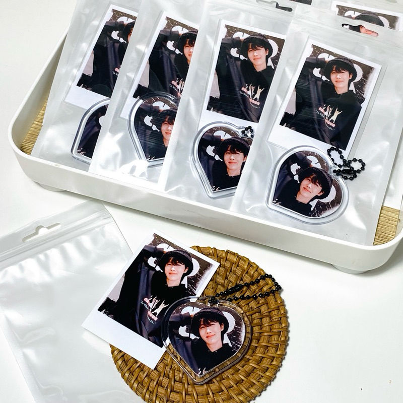 รับทำ Set พวงกุญแจอะคริลิค+รูปถ่าย