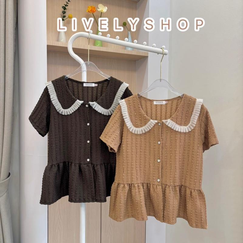 เสื้อคอบัวเเต่งกระดุม4เม็ดชายระบาย C2