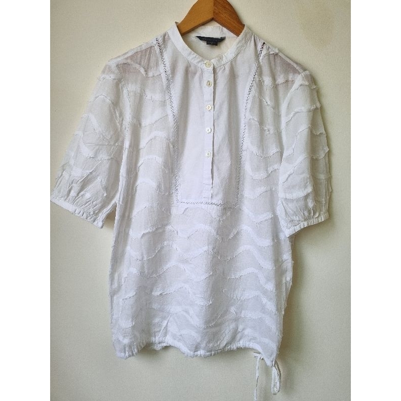 เสื้อแฟชั่นผู้หญิงสีขาว ผ้านนิ่ม อามมานี่ Ar.ma*ni^มือ2 สภาพดี มีตำหนิรอยขอบคอเหลืองเล็กน้อย