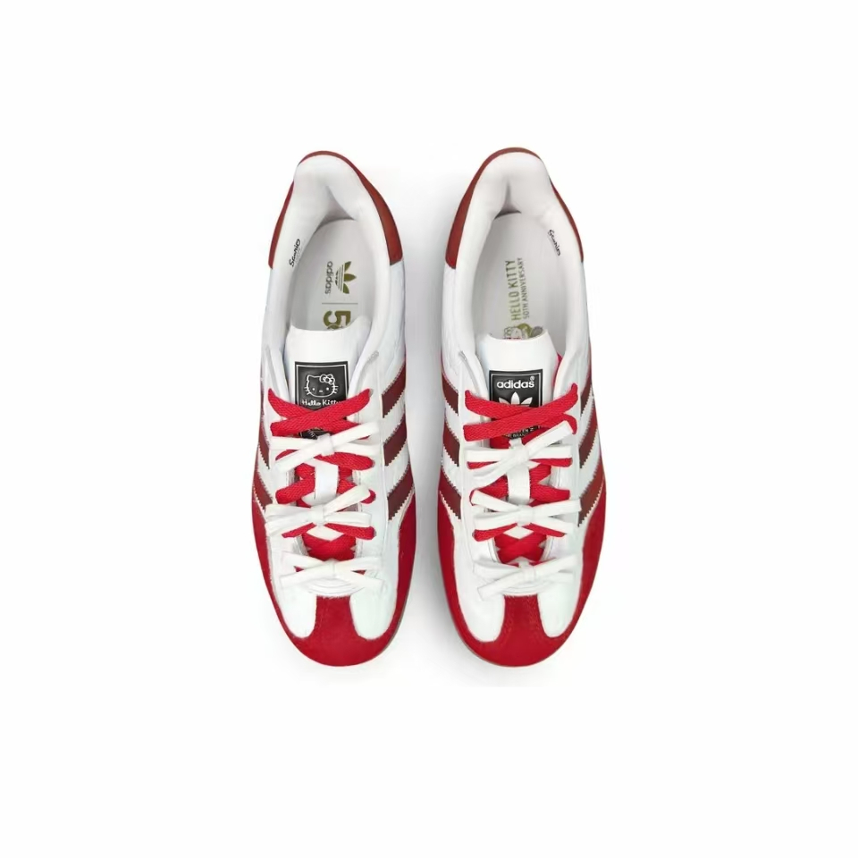 ❤️ของแท้ 100%❤️Hello Kitty x Adidas Originals Gazelle Indoor II0013 รองเท้าลำลองพื้นนิ่ม ทันสมัยหลากหลาย สำหรับทั้งชายแล