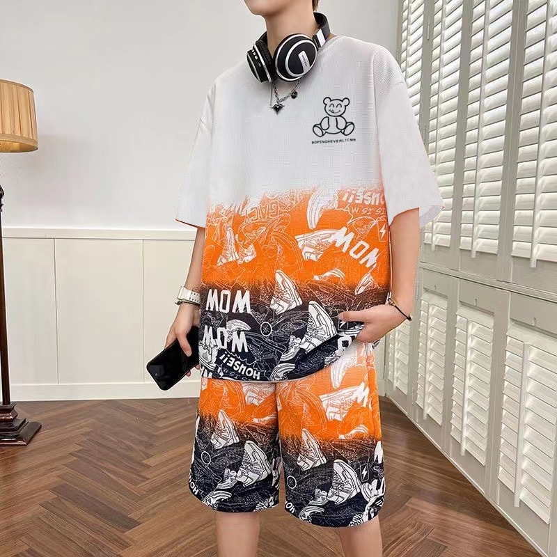 แฟชั่น ฤดูร้อน เสื้อยืดคอกลมผู้ชาย กางเกงขาสั้น ชุดเซ็ตกีฬา Unisex ใส่ได้ทั้งชายและหญิง ใส่สบาย พร้อมส่ง