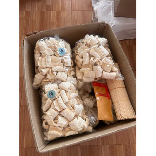 กลีบอัดดอกไม้จันทน์ 80 เเกรม สีครีม กว้าง 8.1สูง 7 ซม. / 1 กก.