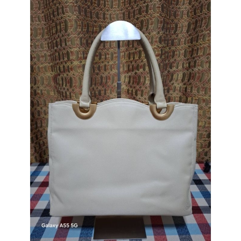 NO.88 กระเป๋าถือ แบรนด์ marie claire สภาพใหม่ไม่มีตำหนิ