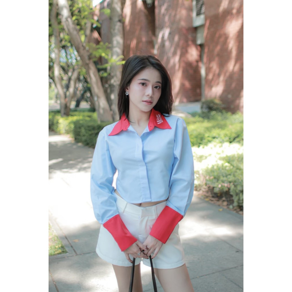 เสื้อเชิ้ตครอป : Onnie's Crop_Baby Blue🩵