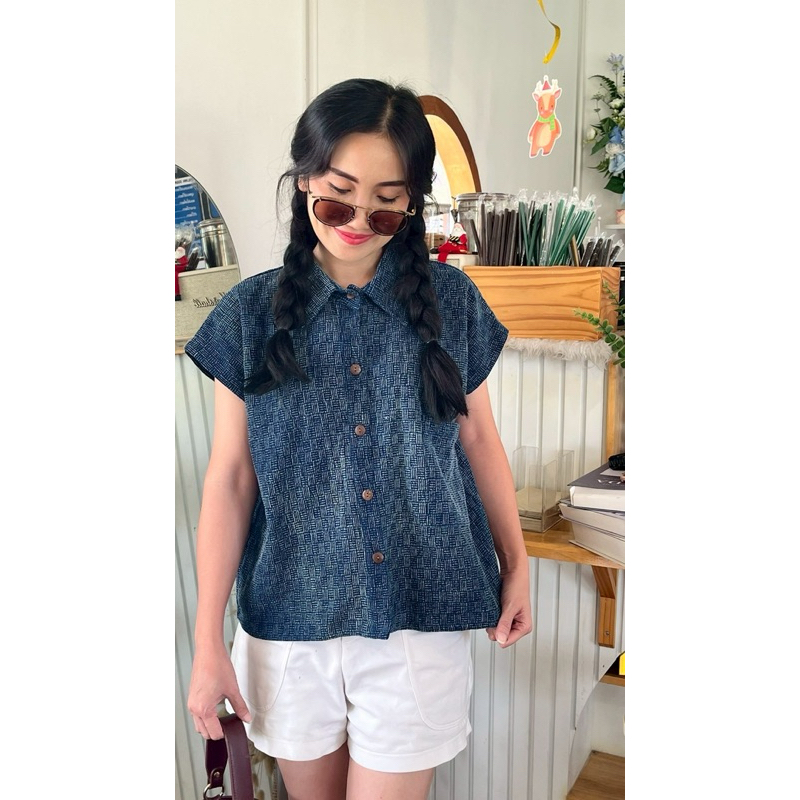 เสื้อครอปเชิ๊ตแขนเลยมินิมอล