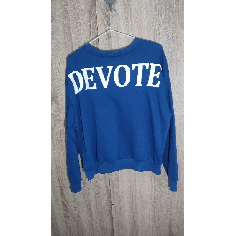 เสื้อยืดแฟชั่นสีน้ำเงิน "DEVOTE"