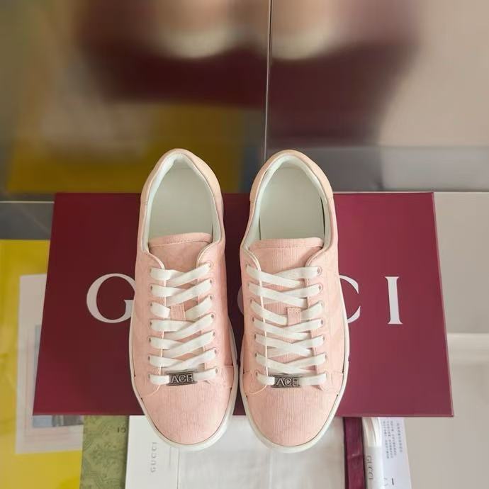 GUCCI Ace รองเท้าผ้าใบลำลอง รองเท้าสีขาวขนาดเล็ก 1644