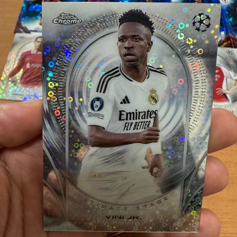 การ์ดสะสมฟุตบอลสะท้อนแสงทุกใบรวมทีมแมนยู ลิเวอร์พูล อาเซน่อล บาเซโลน่า รีลมาดริด และดาวดังมากมาย - รูปที่ 2