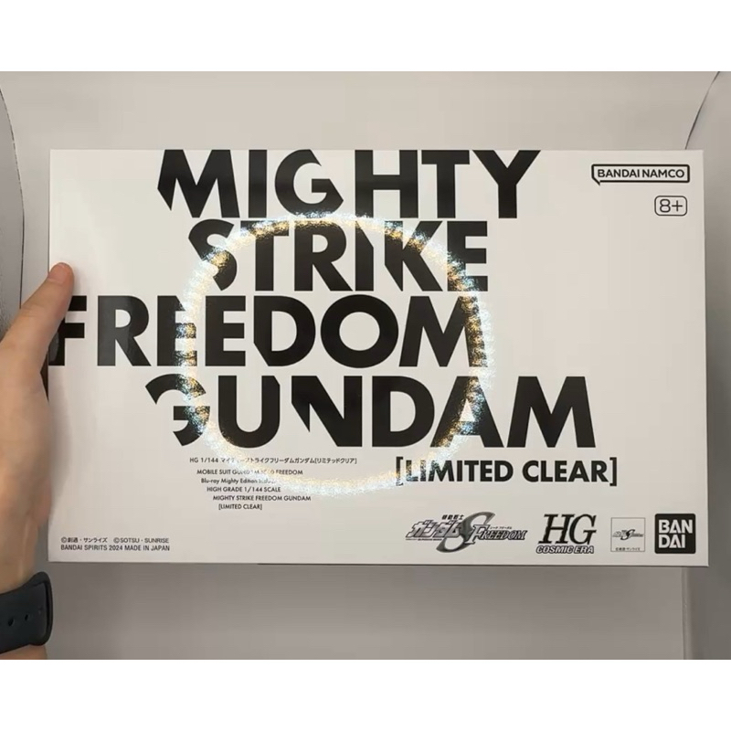 HG 1/144 Mighty Strike Freedom Gundam Limited Clear จาก mighty edition bluray