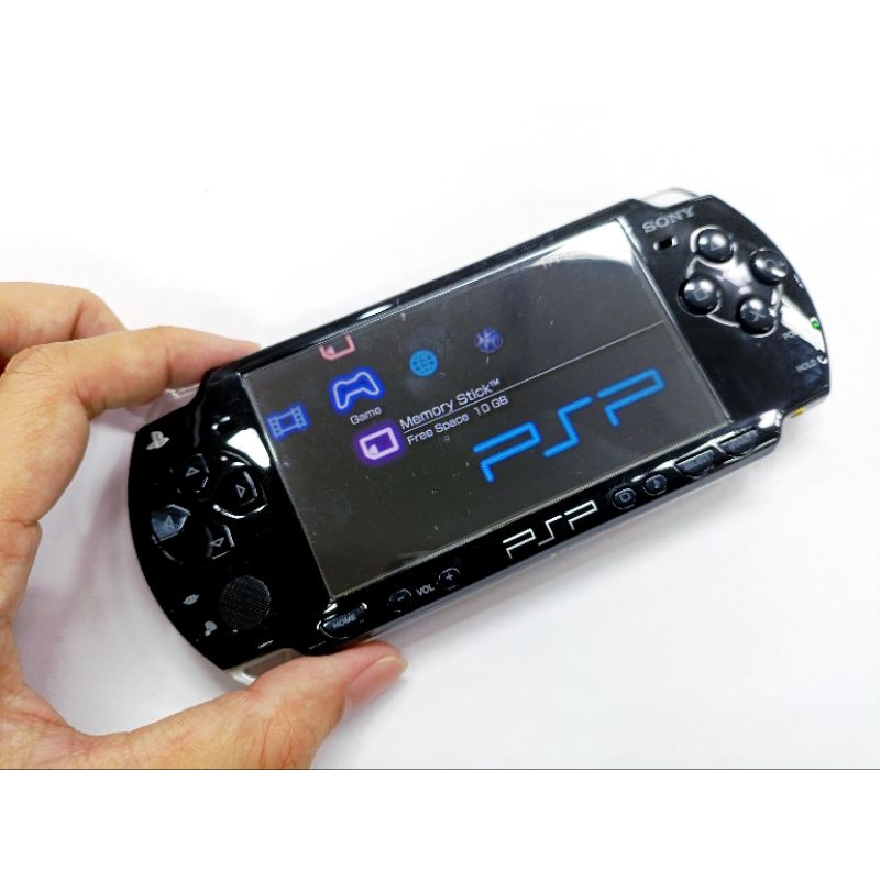 PSP 2000 มือสอง แปลงแล้ว ลงเกมฟรี 20-30 เกม