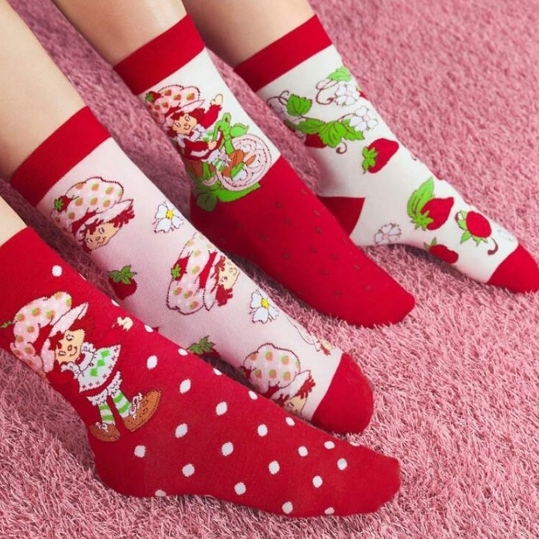 (พร้อมส่ง🍓) Strawberry Shortcake เซ็ท 2 คู่ ถุงเท้าข้อยาว ลายน่ารัก