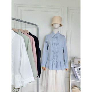 🎈 ON 8813 เสื้อเชิ้ต แต่งระบายสองชั้น ดีเทลกระดุมคู่ แต่งโบว…