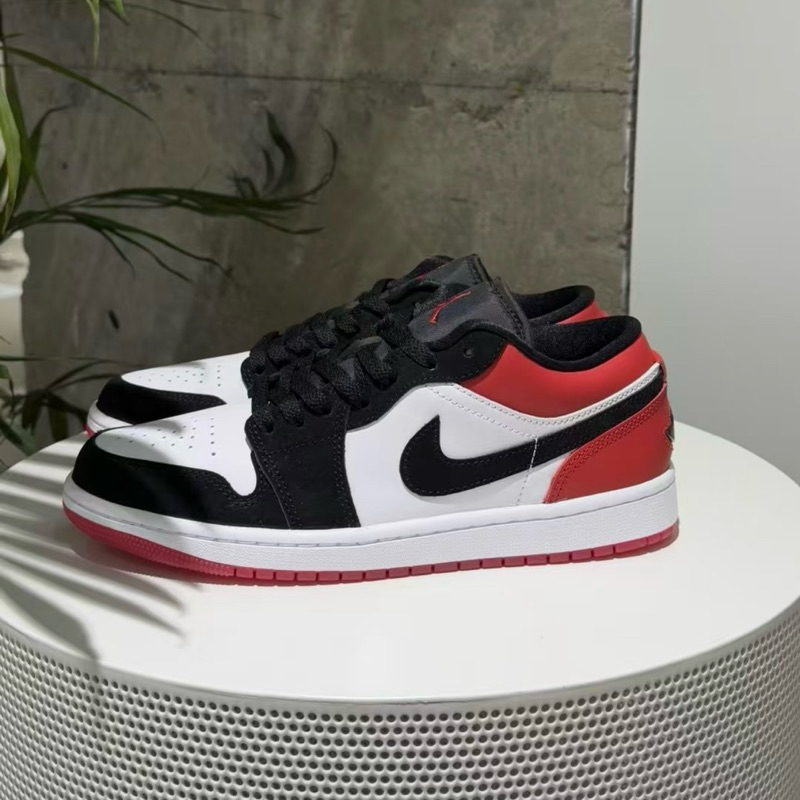 (พร้อมส่ง) Jordan 1 Low SE Black Toe 2025 ของแท้ 100%