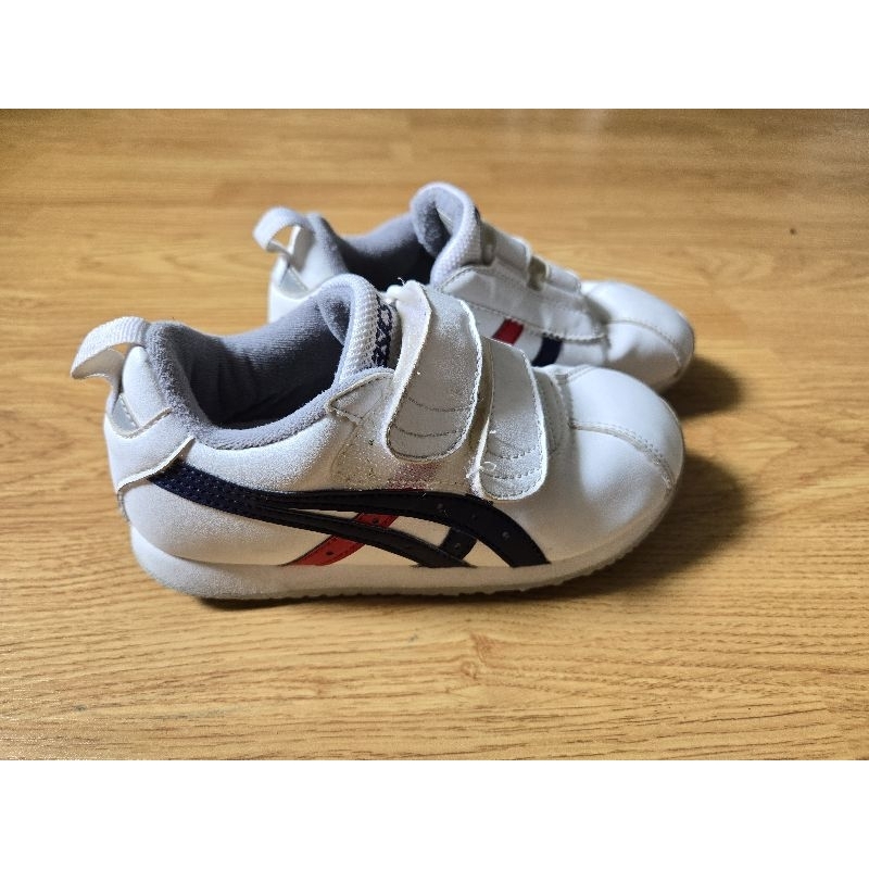 รองเท้าเด็ก asics ญี่ปุ่นมือสอง