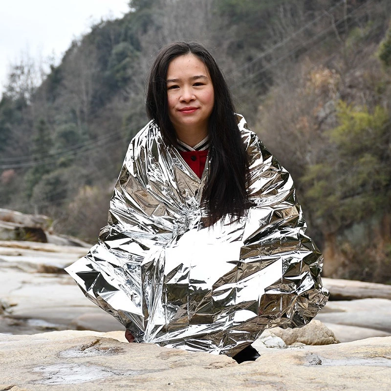 ผ้าห่มฉุกเฉิน Emergency Blanket กันน้ำ สำหรับเดินป่ากางเต็นท์ thumbnail 6