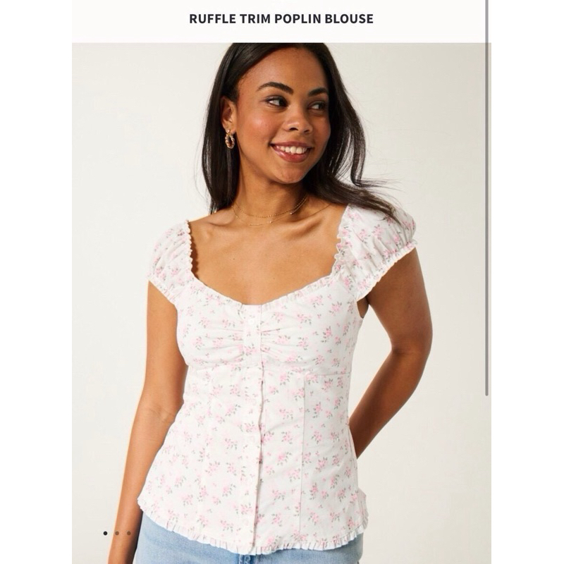 Hollister Top เสื้อลาย Fliral print แขนตุ๊กตา ช่วงอกยืด งานสวย น่ารักมาก