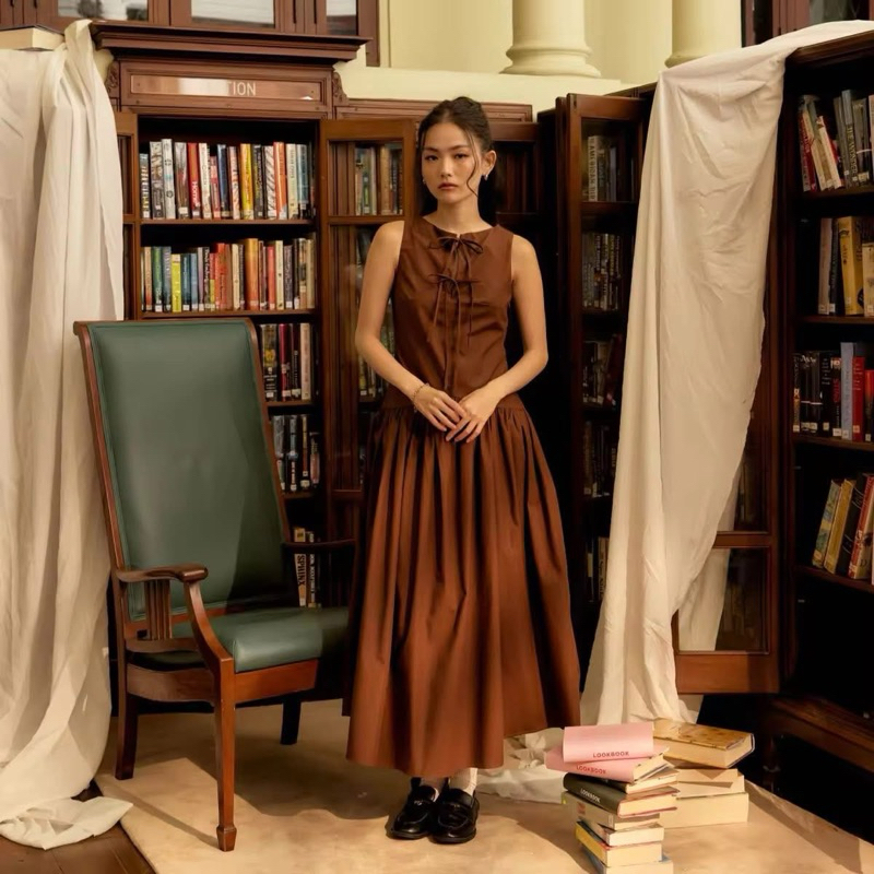 ส่งต่อเดรสยาว Lookbooklookbook (Size.XS, S ,M และ L) รุ่น Marry jane สีน้ำตาล Mocha คอลใหม่ (มี New/used)