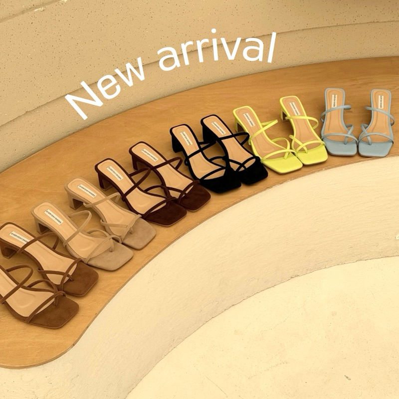 NEW - Eighteen 🧸*พร้อมส่ง* ส้น 2 นิ้ว ดำ,เบจ,ตาล,น้ำตาลเข้ม เป็นหนังกลับเทียม / เขียว,ฟ้า เป็น pu ค่ะ