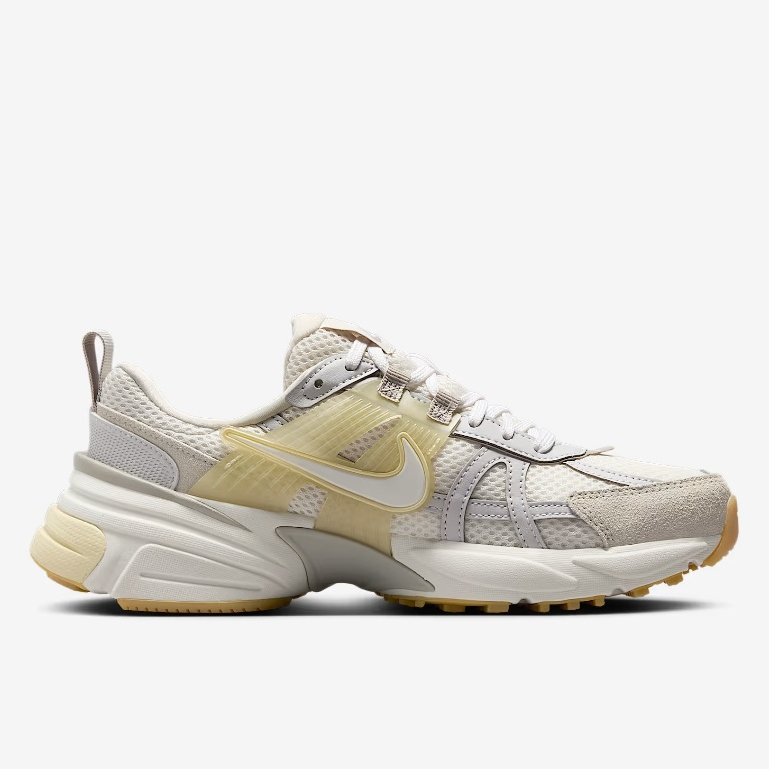 รองเท้าผู้หญิง Nike V2K Run ของแท้ ป้ายไทย
