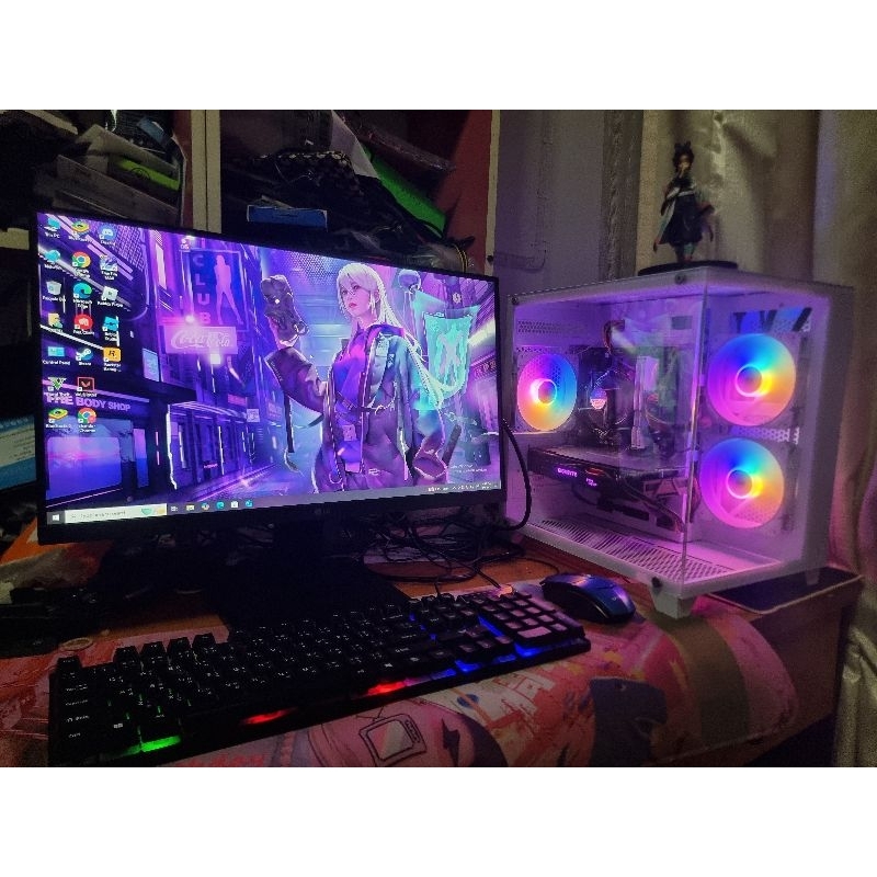 คอมพิวเตอร์ทำงานเล่นเกมได้ intel i7 RAM16G RX 570 4GB SSD500  จอ22"