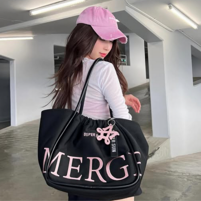 💯สินค้าขายต่อ🙏MERGE A DAY BAG กระเป๋า*SUPERSUN Tote Bag กระเป๋าถือ กระเป๋านุ่ม official กระเป๋าถือ สะพายข้าง