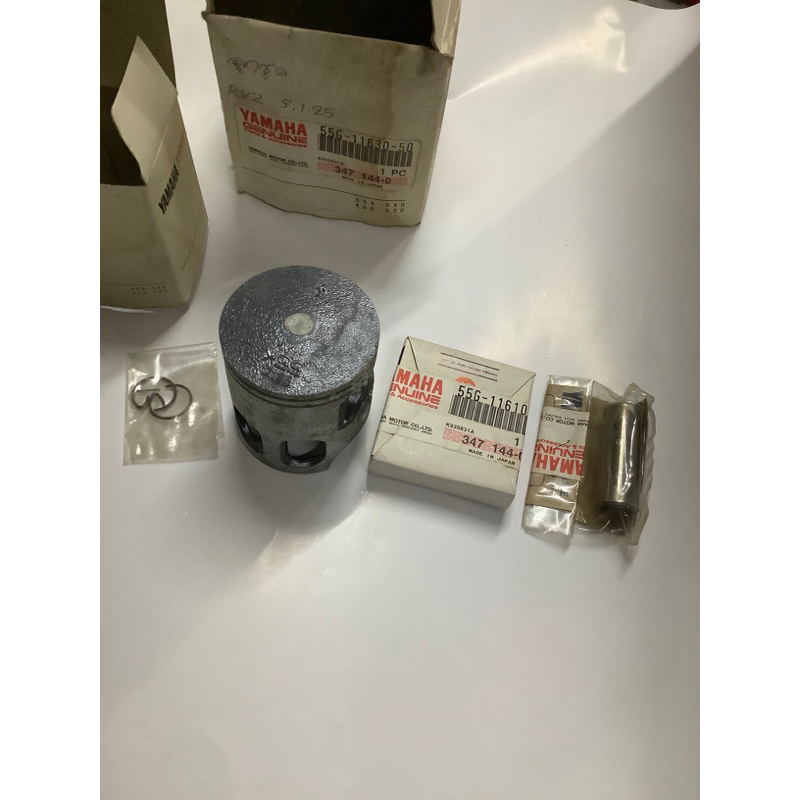 ลูกสูบชุดแท้Yamaha RXZ ไซส์1.25ราคา850- ลดเหลือ 380-