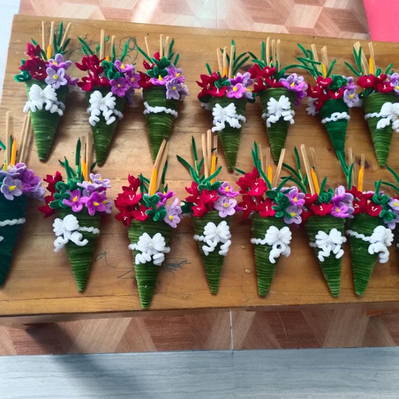 (พร้อมส่งร้านไทยงานสำเส็จรูป)🌷ดอกไม้ไหว้ครู กรวยดอกไม้ไหว้ครู