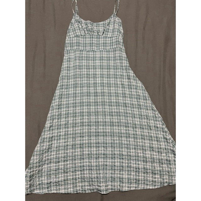 ส่งต่องานป้าย Pradap(ประดับ)เดรสสายเดี่ยวลายสก๊อตเขียว 🌻