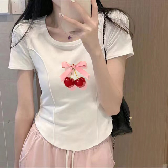 🍒Xeu Yi Lan พร้อมส่ง🔥 เสื้อยืดแขนสั้น คอกลม พิมพ์ลาย ทรงเข้ารูป ผ้าใส่สบาย แฟชั่น ปลายเสื้อโค้ง - รูปที่ 5