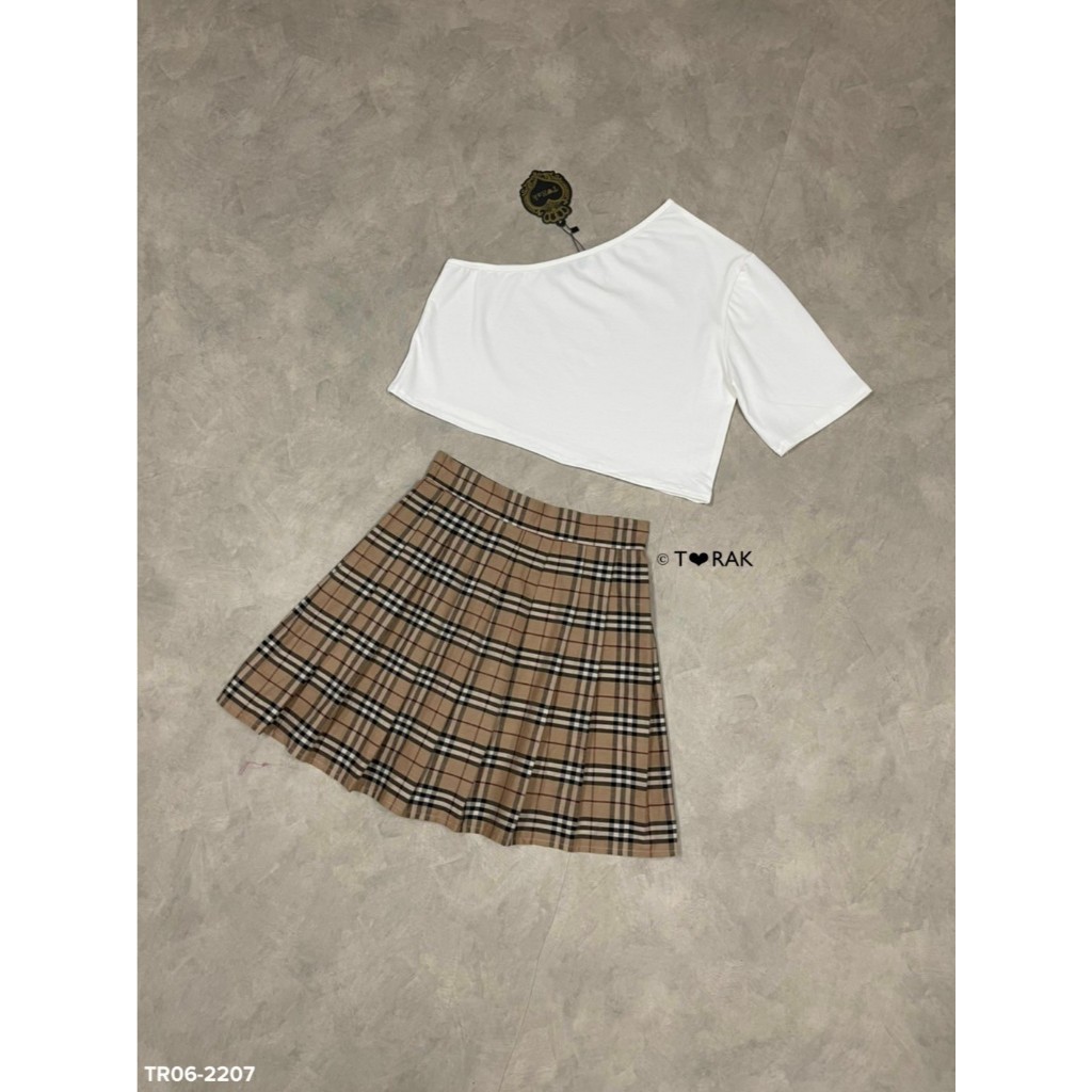 TR 06-2207 (K) ***เนื้อผ้าบางไม่หนา เซท 2 ชิ้น เสื่อครอปสั้นไหล่เดียว แมทซ์กับกระโปรงสั้นจับจีบลายสก