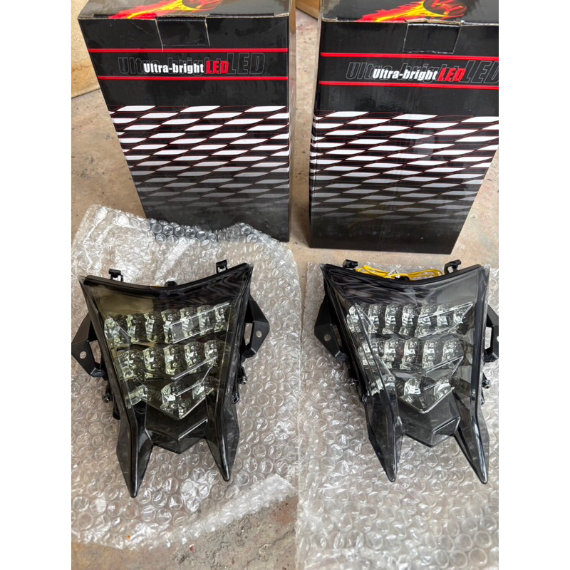 ‼️SALE‼️  ไฟท้าย KY มีไฟเลี้ยวในตัว BMW S1000 09-18 ราคา 900 บาท