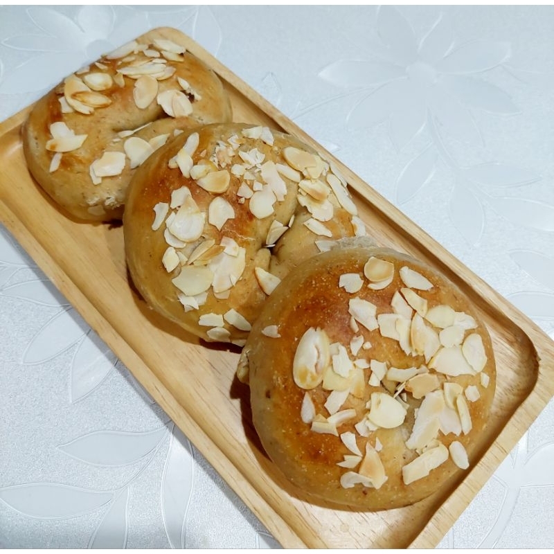 ขนมปังเบเกิลกล้วยหอมอัลมอนด์3ชิ้นBagel Homemade
