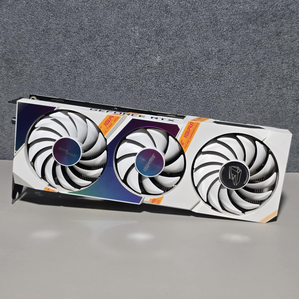 VGA (การ์ดแสดงผล) GEFORCE RTX 3050 COLORFUL IGAME Ultra White OC 8GB GDDR6 สินค้ามือ2 (ไม่มีกล่อง) ใ