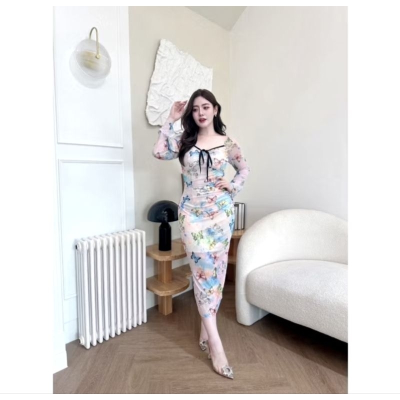 เดรสยาวเข้ารูปลายผีเสื้อสีสันสดใสโทนเรนโบว์#lalamer#dress#ออกงาน