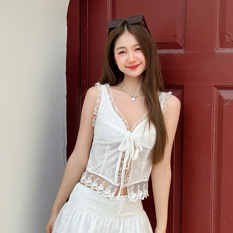 NARYSTUDIO - เสื้อแขนกุดแต่งลูกไม้ สวยมาก