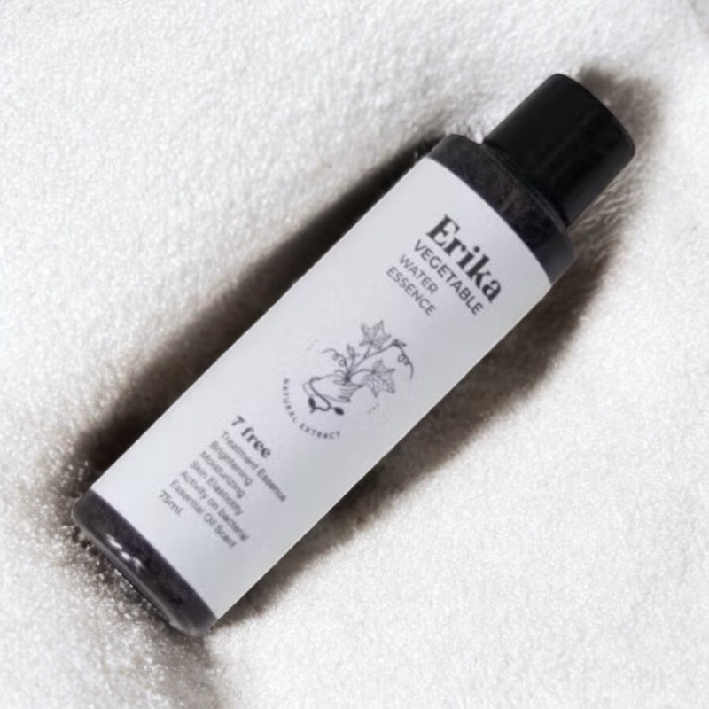 ERIKA Vegetable Water Essence 75ml เอริกะ น้ำตบผักบำรุงผิวหน้าเข้มข้นสูตรพิเศษ.