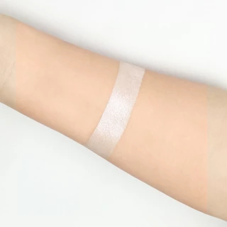 CANMAKE Moon Glow Highlighther ไฮไลท์ไข่มุก เนื้อเนียนละเอียด