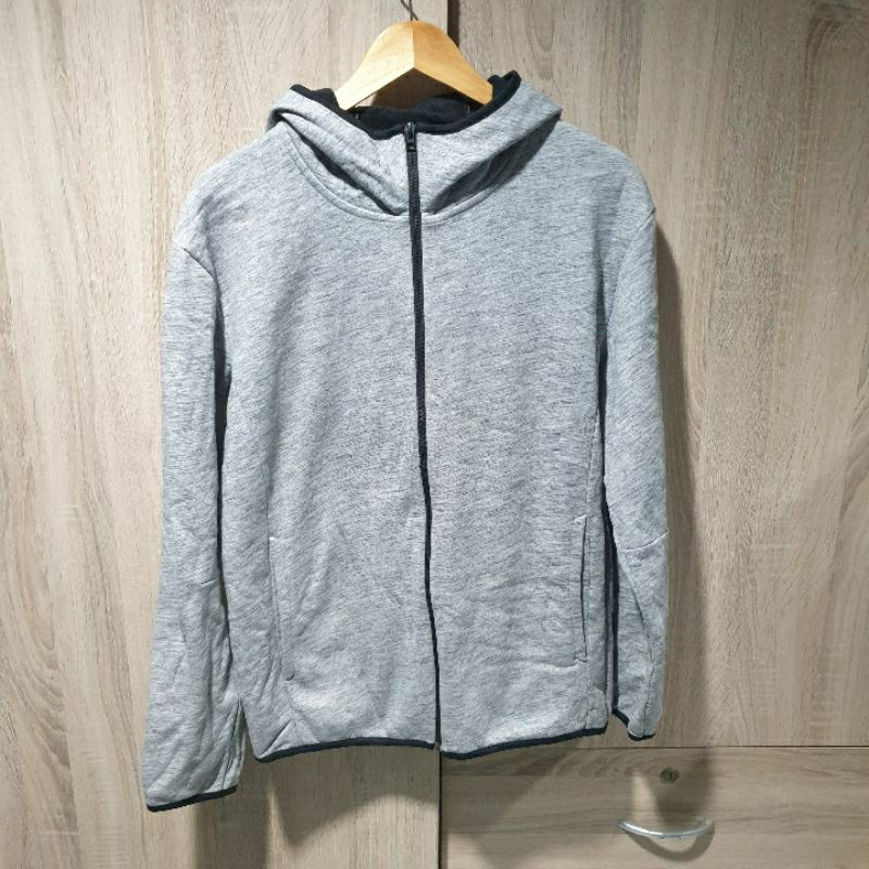 เสื้อฮู้ดซิปคอสูง UNIQLO สีเทา ของแท้มือสอง