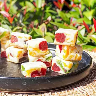 นูกัตคิวบ์ นูกัตผลไม้รวม นุ่มหนึบ เปรี้ยว หวานกำลังดี อร่อย พอดีคำ ชิ้นเล็กทานง่าย🥭🍓🍍🥝