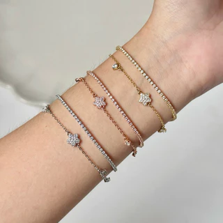 Floral gem bracelet กำไลดอกไม้2เลเยอร์ | @trophies.co