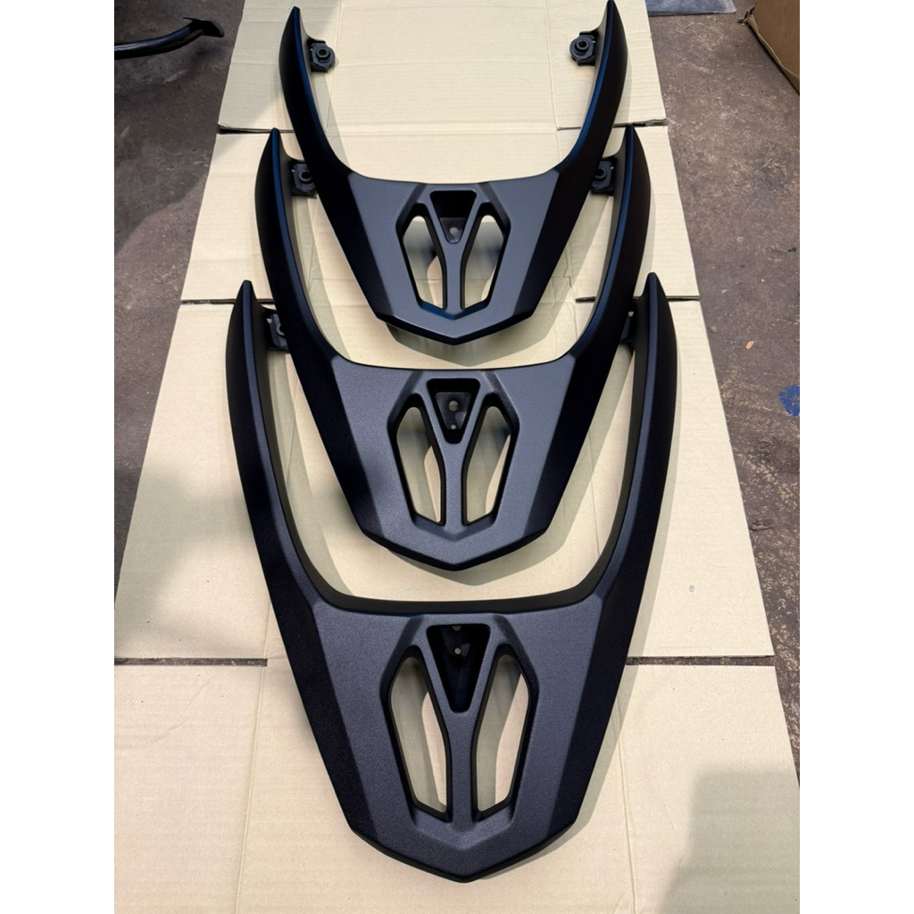 จับหลัง HONDA LEAD125 สีดำทรายพาวเดอร์โค๊ท ของแท้ศูนย์  กันตก แร็คท้าย LEAD 125