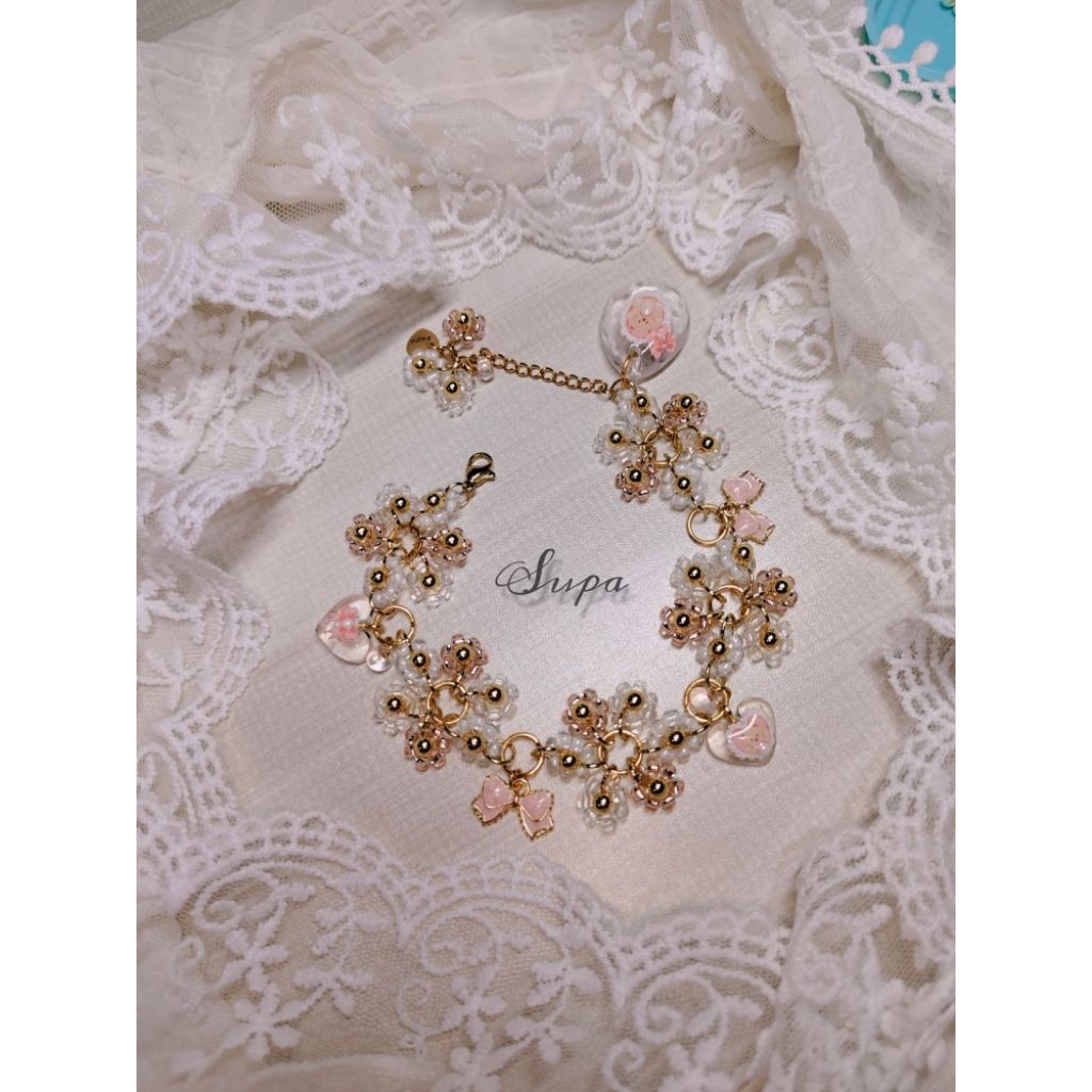 ข้อมือลูกปัด น่ารัก งานhandmade %อาจให้เวลาจัดส่ง 2-3 วัน สามารถสอบถามเวลาการส่งได้ในแชทคร่า