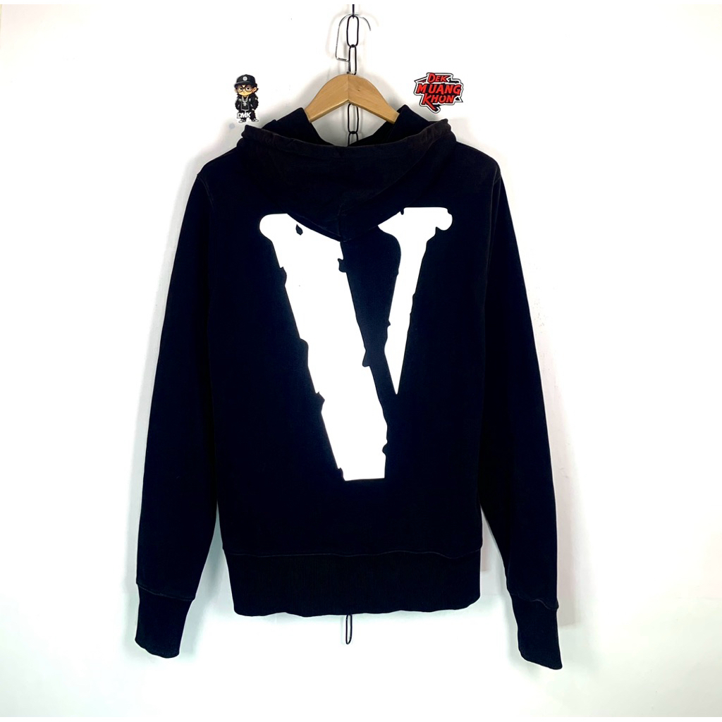(ใช้Codeเหลือ1320.-) ทักแชทรับCode เสื้อHoodie Vlone Size M ของแท้100%