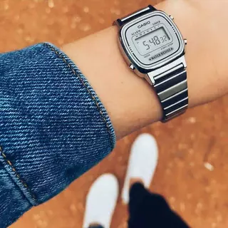 Casio นาฬิกาข้อมือ Unisex รุ่น LA670WA-1DF / LA670WA-7DF Watch Quartz ( ระบบถ่าน )
