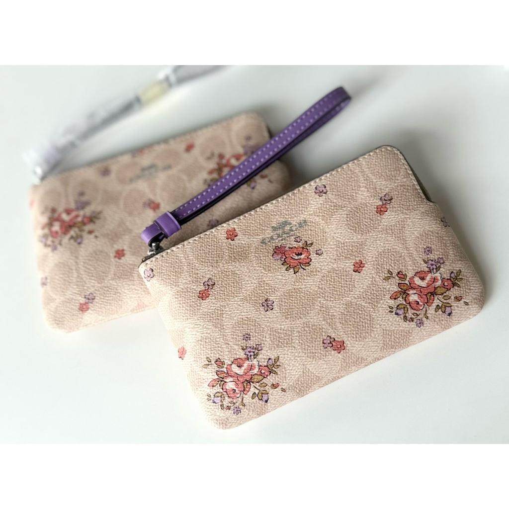 Coach CAQ59 กระเป๋าคล้องมือ ไซส์ Sซิปเดียว สายม่วง ลายcดอกไม้