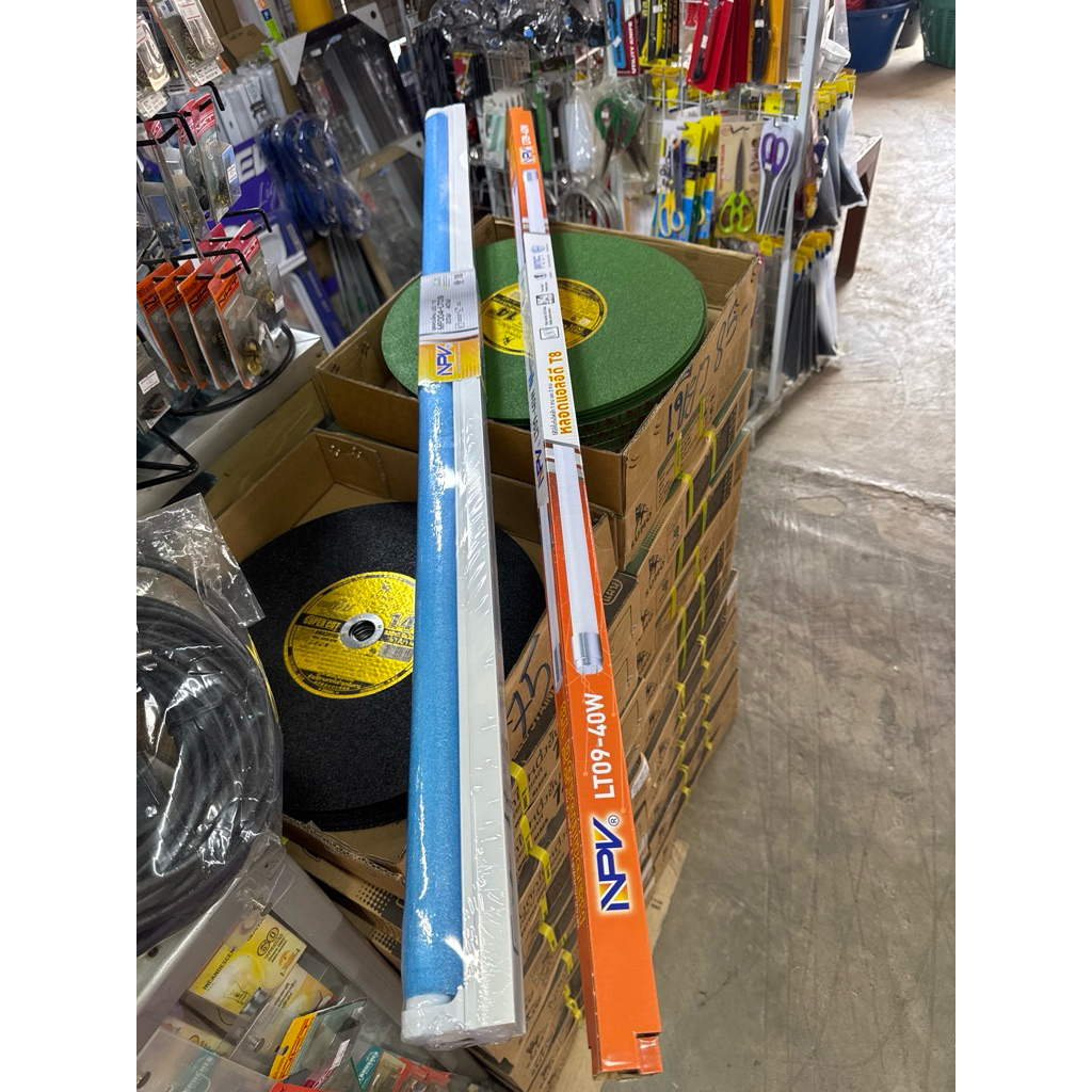 NPVหลอดยาว หลอดLED สว่าง/40w. เปลี่ยนกับหลอดไฟได้ทุกแบบ  ทั้งไฟเข้าทางเดียว และ ไฟเข้า 2ทาง